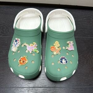 DISNEY EPCOT FLOWER AND GARDEN CROCS
